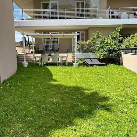 Villa Enchanting Garden Retreat