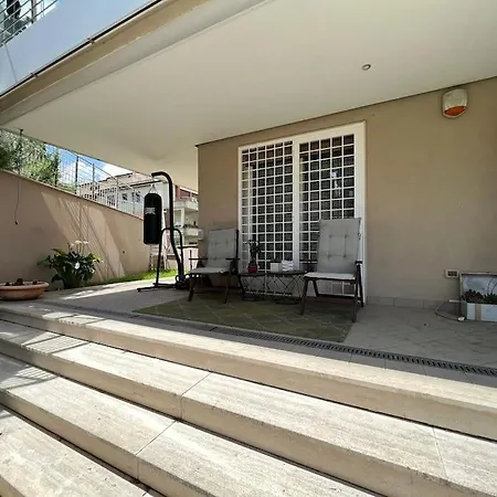 Enchanting Garden Retreat *