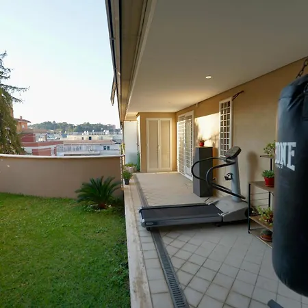 别墅 Enchanting Garden Retreat 罗马