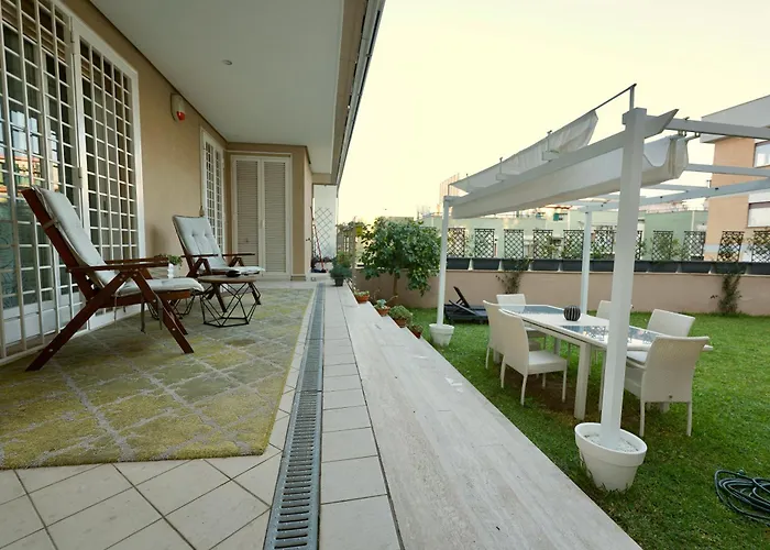 Enchanting Garden Retreat * 罗马